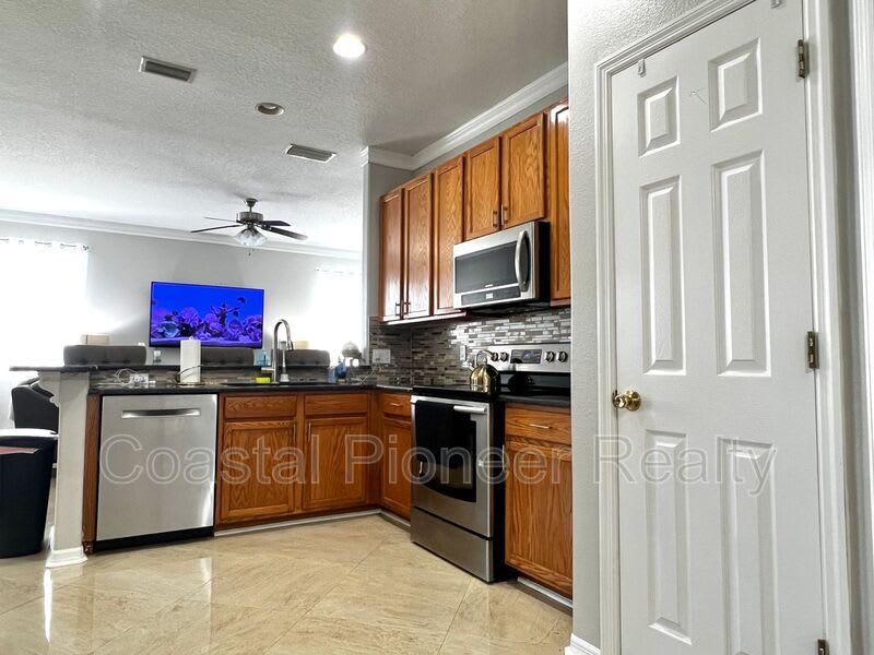 8848 Cameron Crest Dr – photo 5