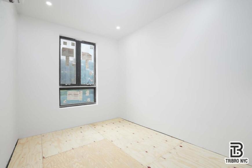 141 Meserole Street – photo 5