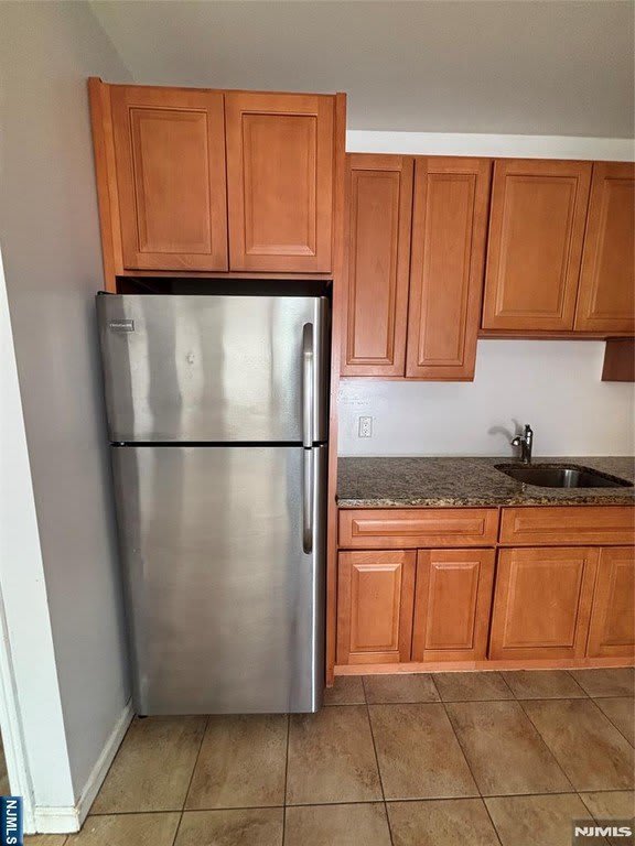 16 18 N Front – photo 2