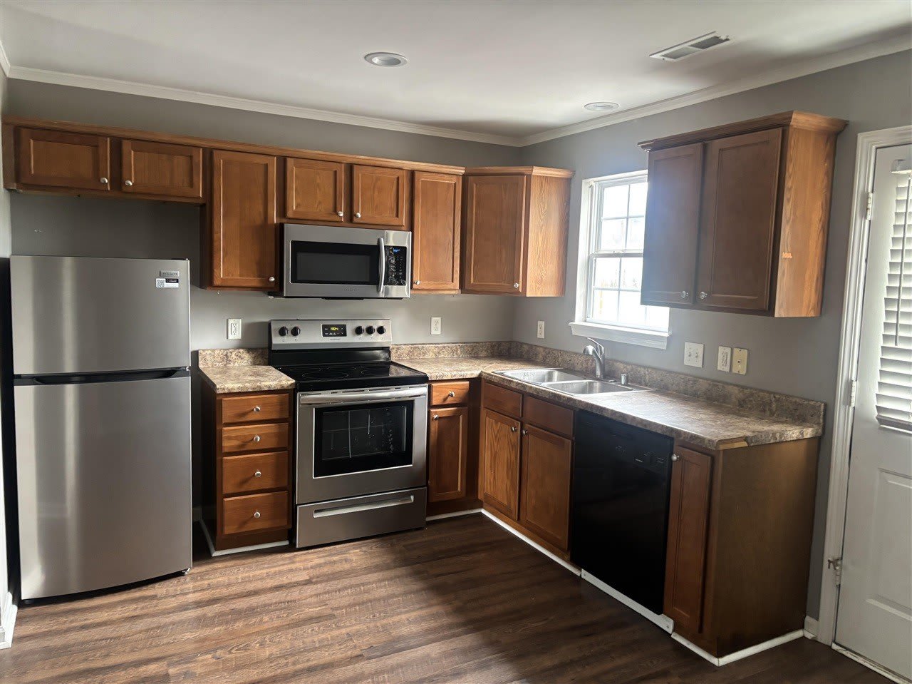 180 Coachman Court – photo 2