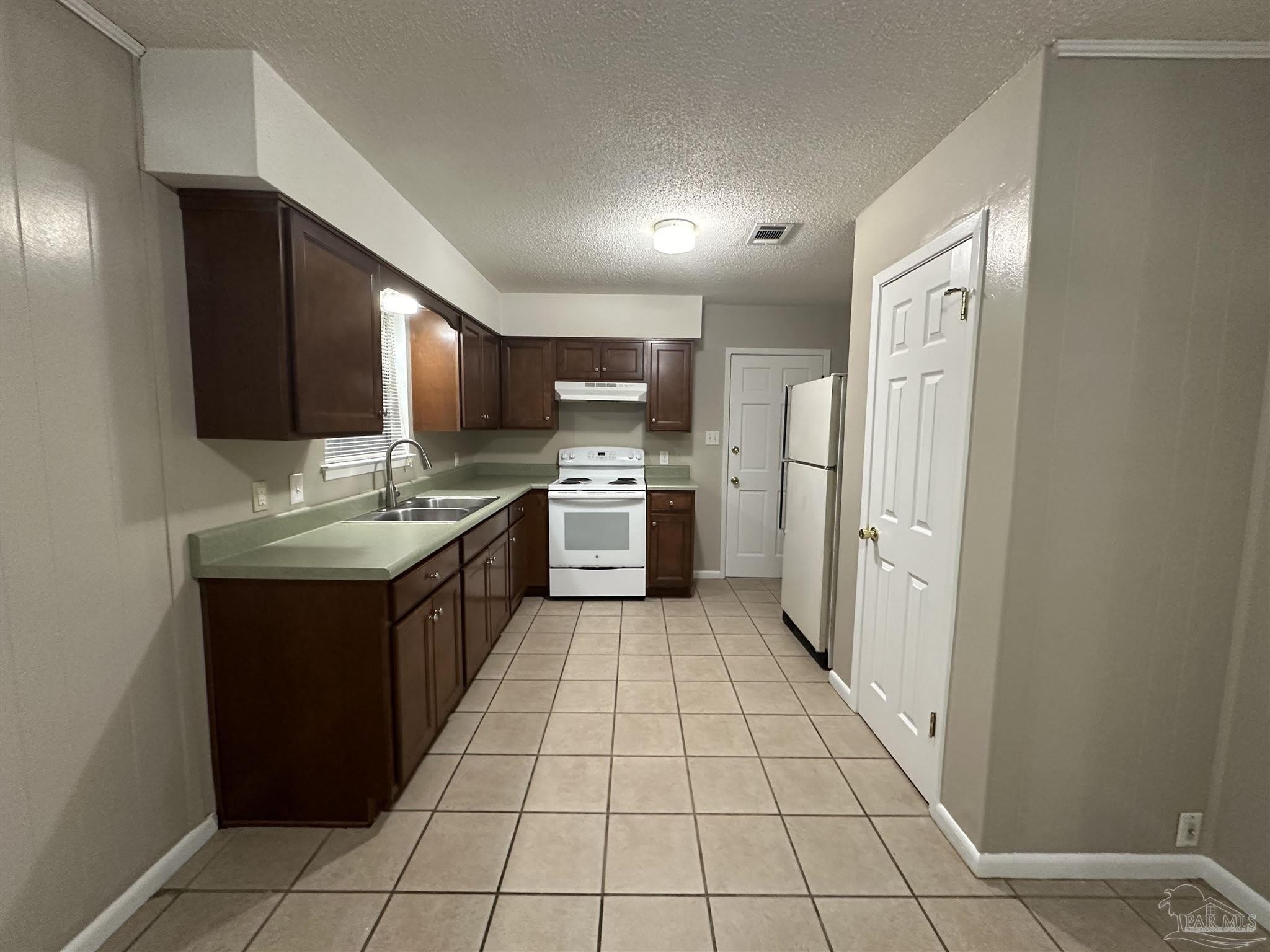 2810 Donley St – photo 4