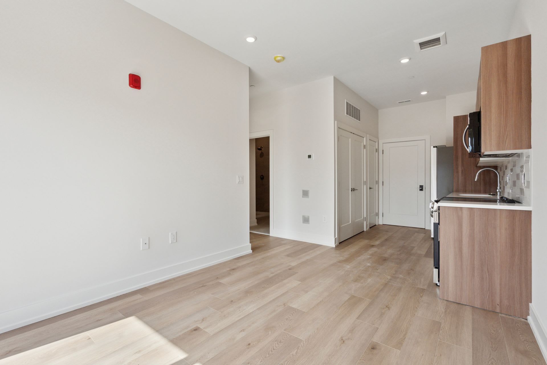 130 West Girard Avenue – photo 4