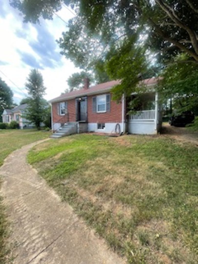 Cheery 3 Bedroom Home in a Convenient Lynchburg Location – photo 4