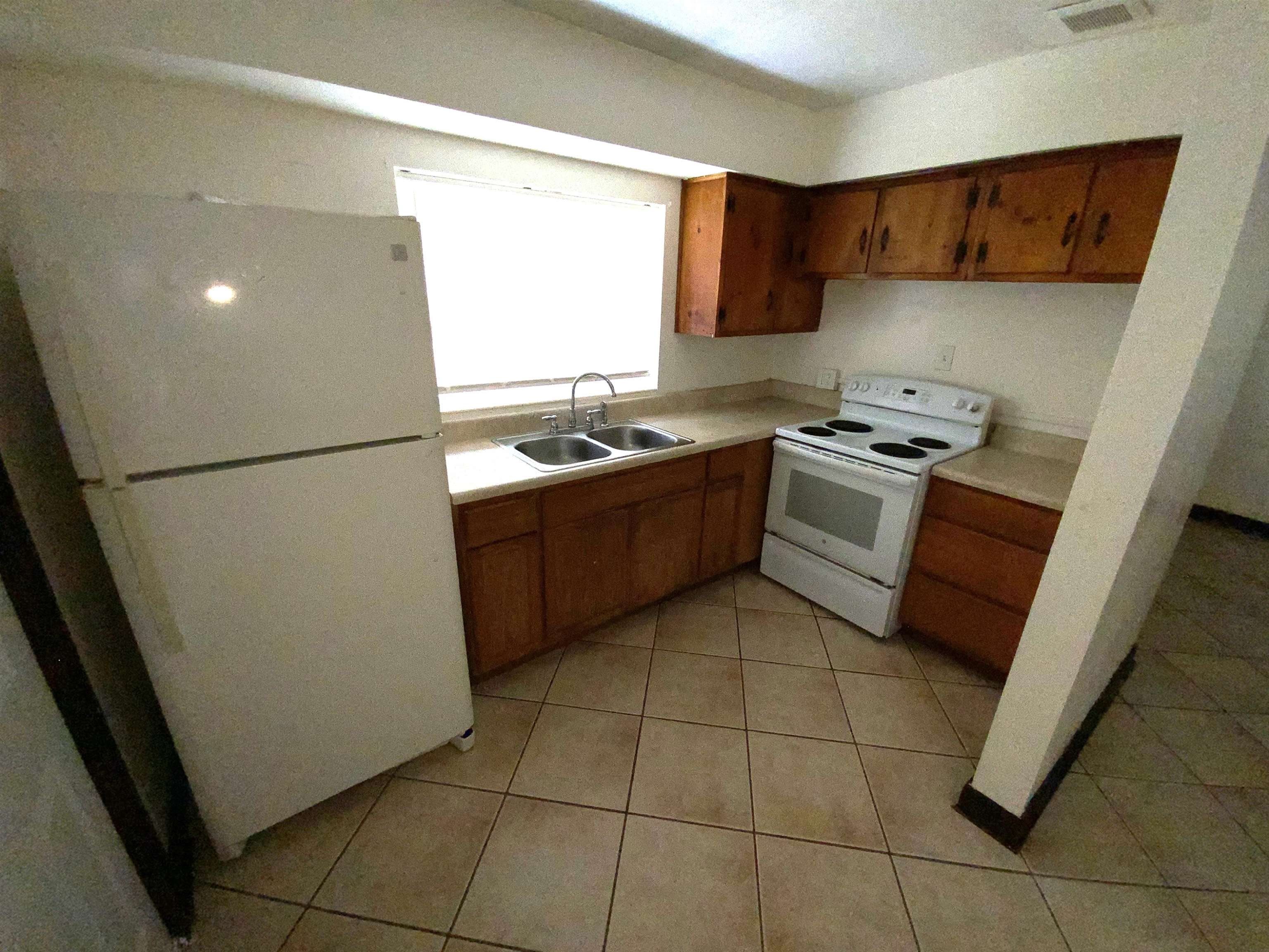2408 Gillis Street – photo 5