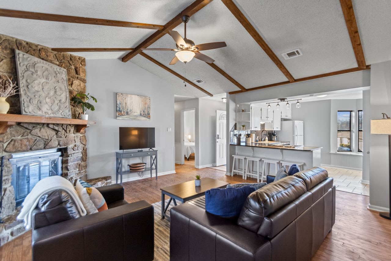 122 Pecan Valley Dr. – photo 3