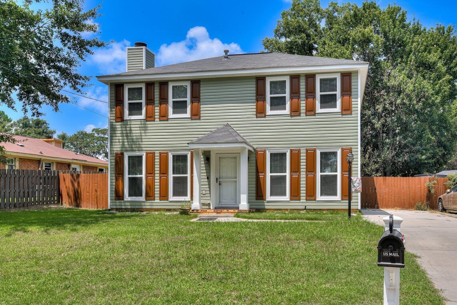 2211 Pleasant Drive – photo 3