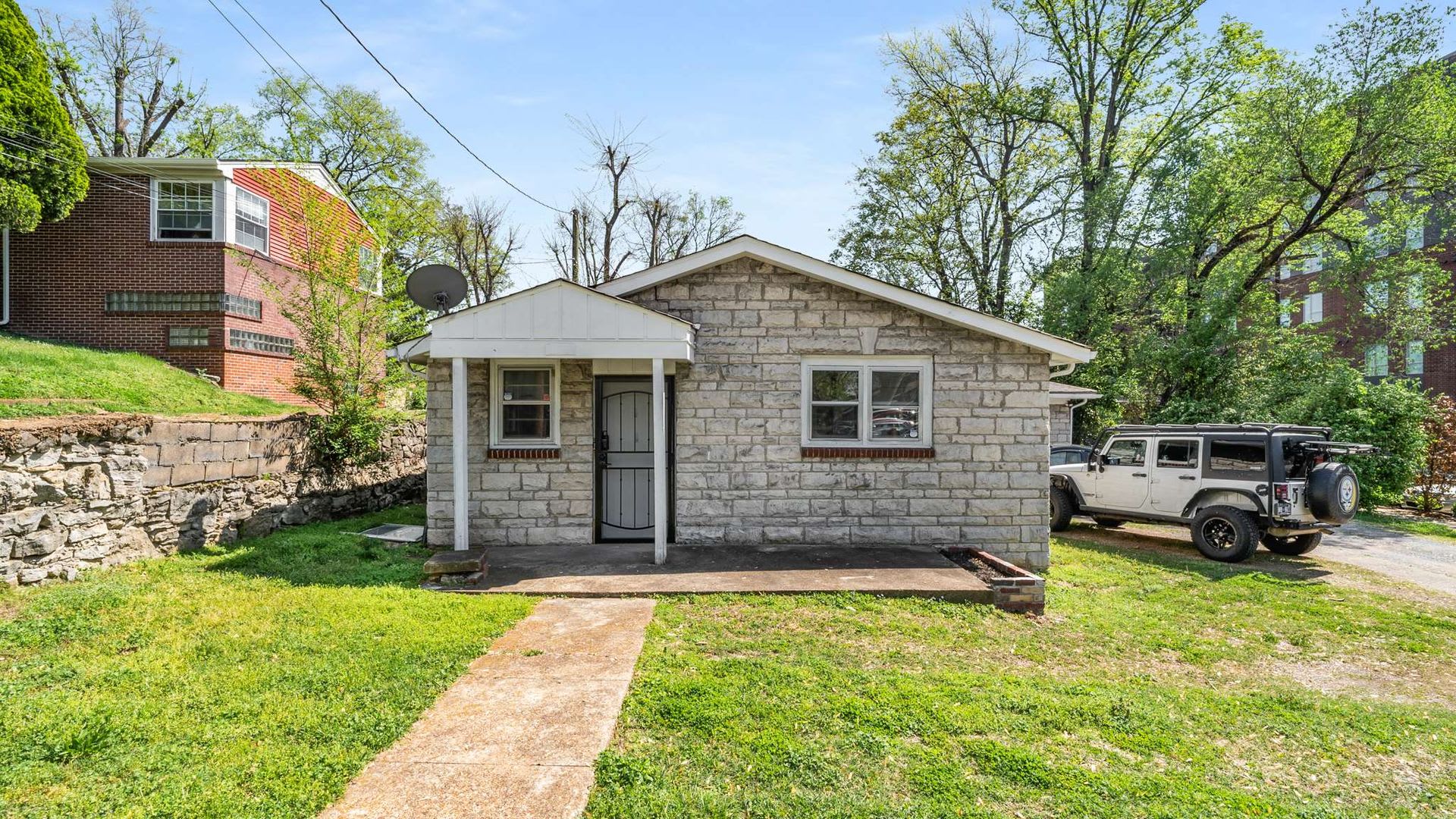 Close to Downtown Nashville! – photo 3