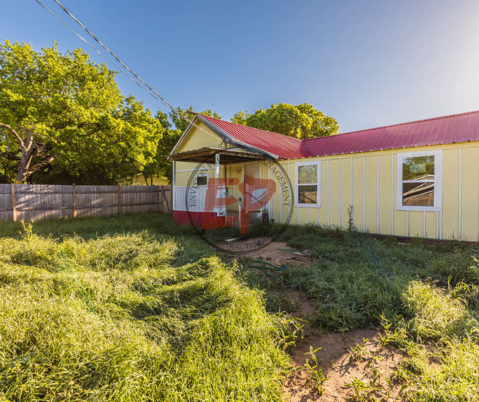 301 North Guadalupe Street – photo 2