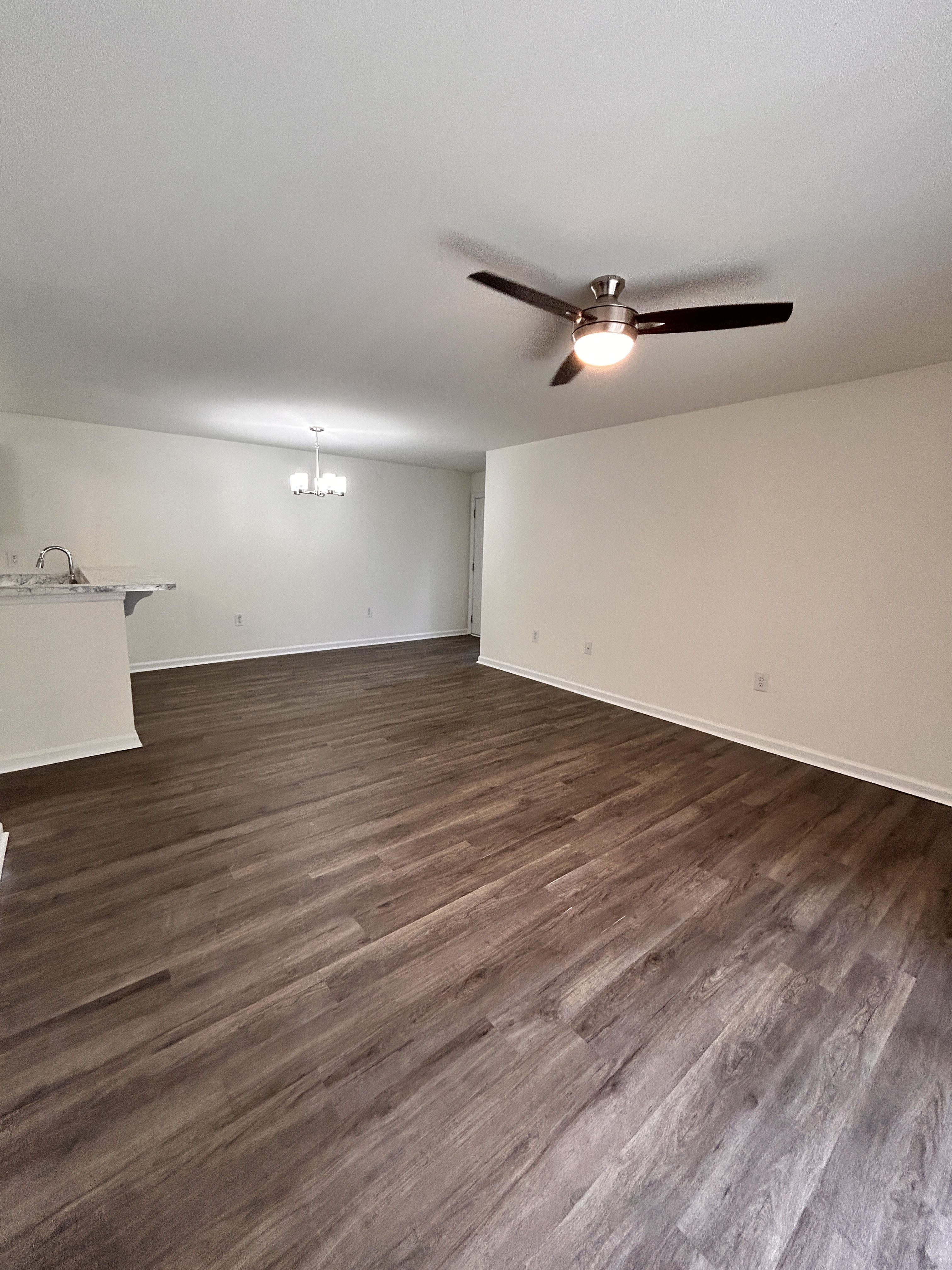 1085 Fords Pointe Cir – photo 2