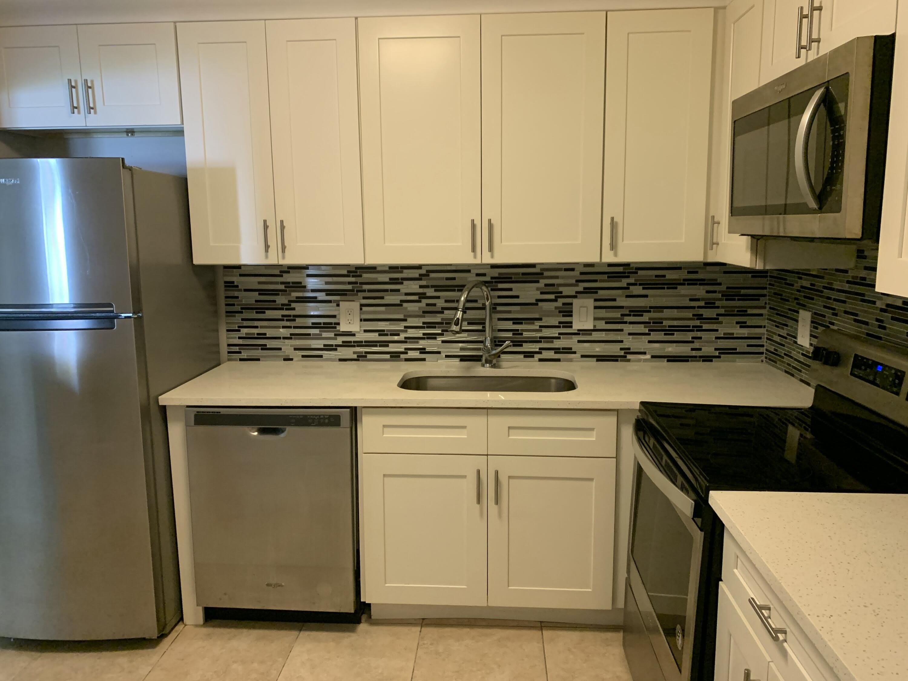 708 SE 2nd Avenue – photo 3