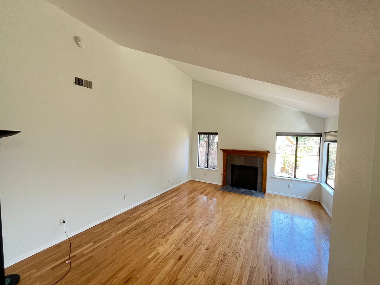 Bright And Clean Home Great Central Location – photo 4