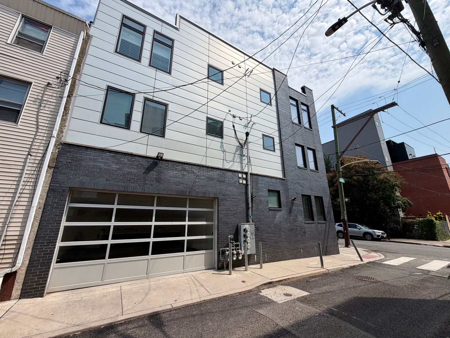 Stunning 2-Bedroom Home in Olde Kensington! Available NOW! – photo 1