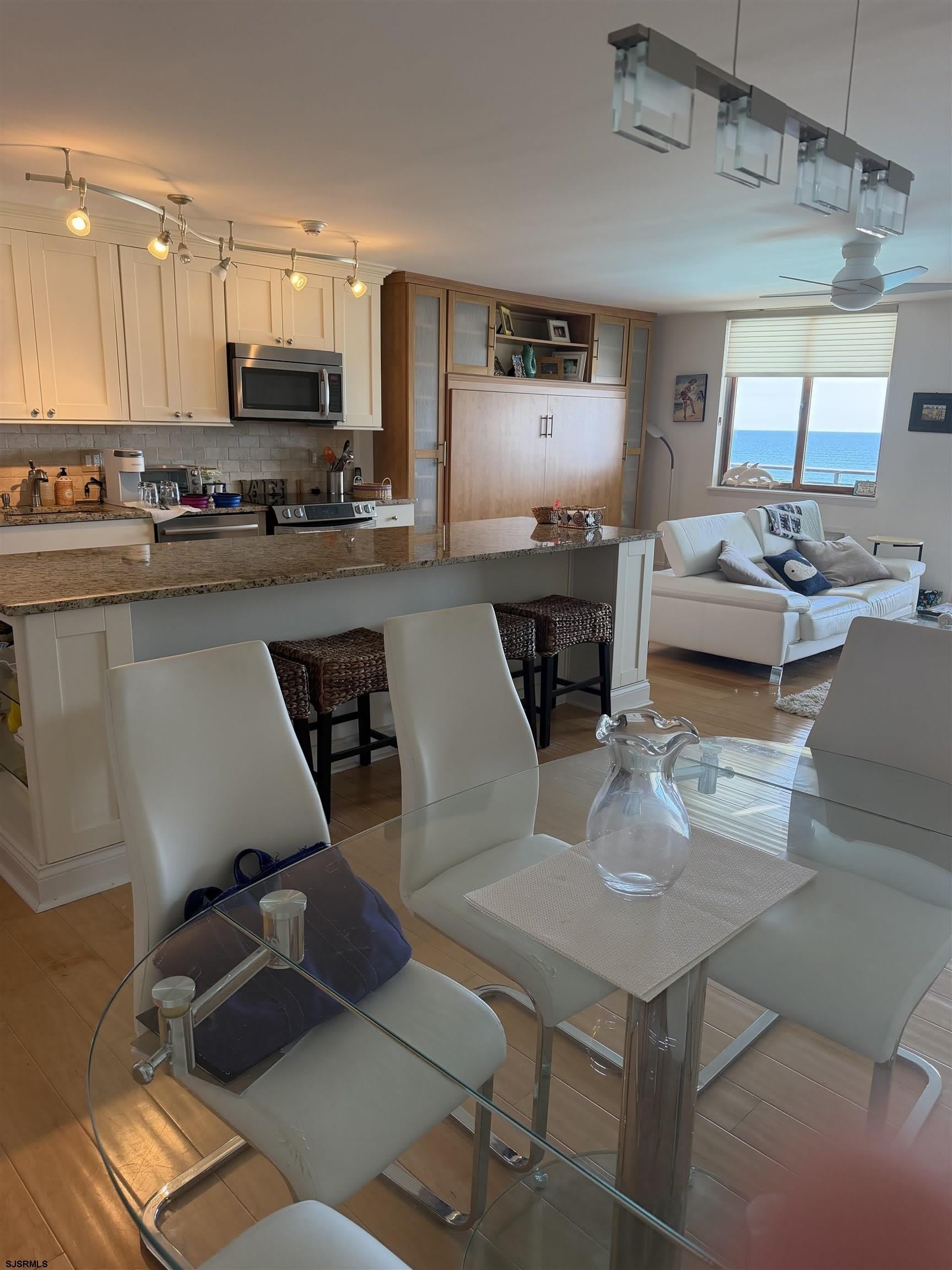 9600 atlantic Ave – photo 2