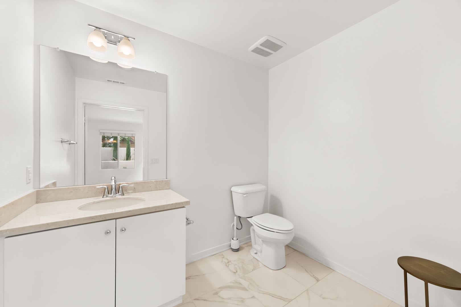 Beautiful Townhome – photo 4