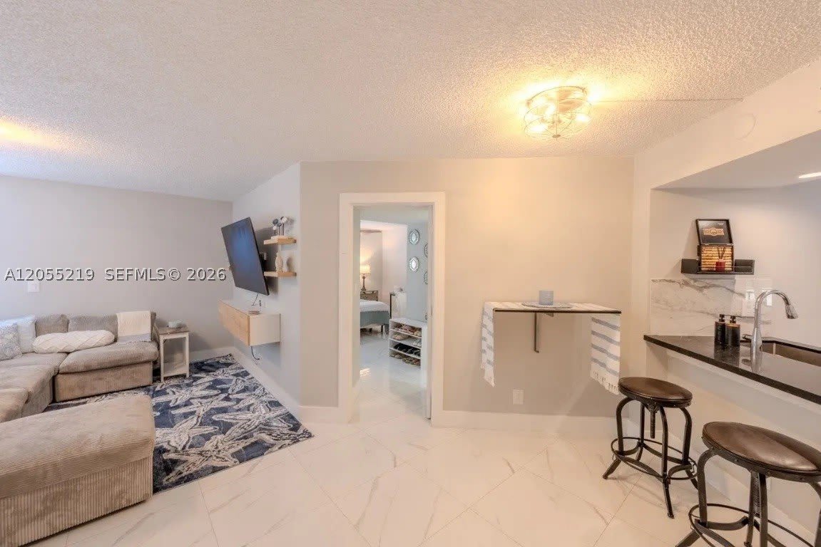 10451 W Broward Blvd – photo 4