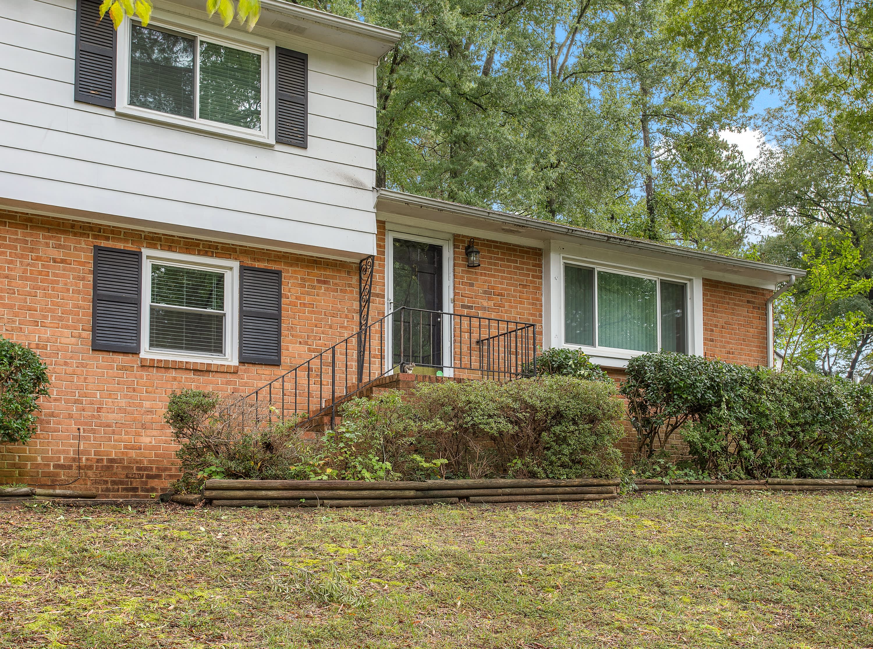 2115 Cedarhurst Drive – photo 2