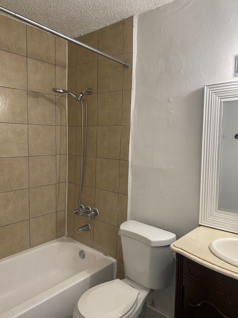 SPACIOUS ONE BEDROOM NEAR BOTANICAL GARDENS – photo 5