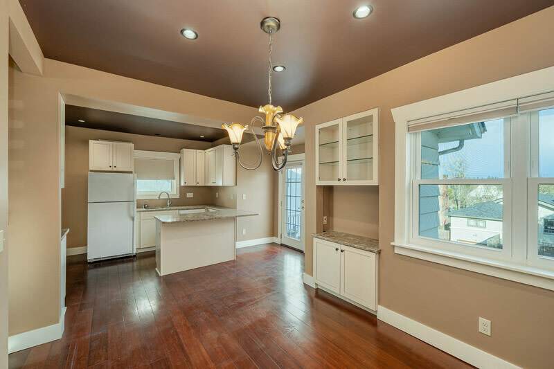 8040 16th Ave NE – photo 2