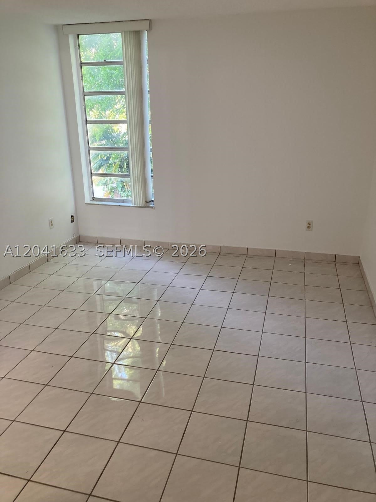210 Fontainebleau Blvd – photo 5