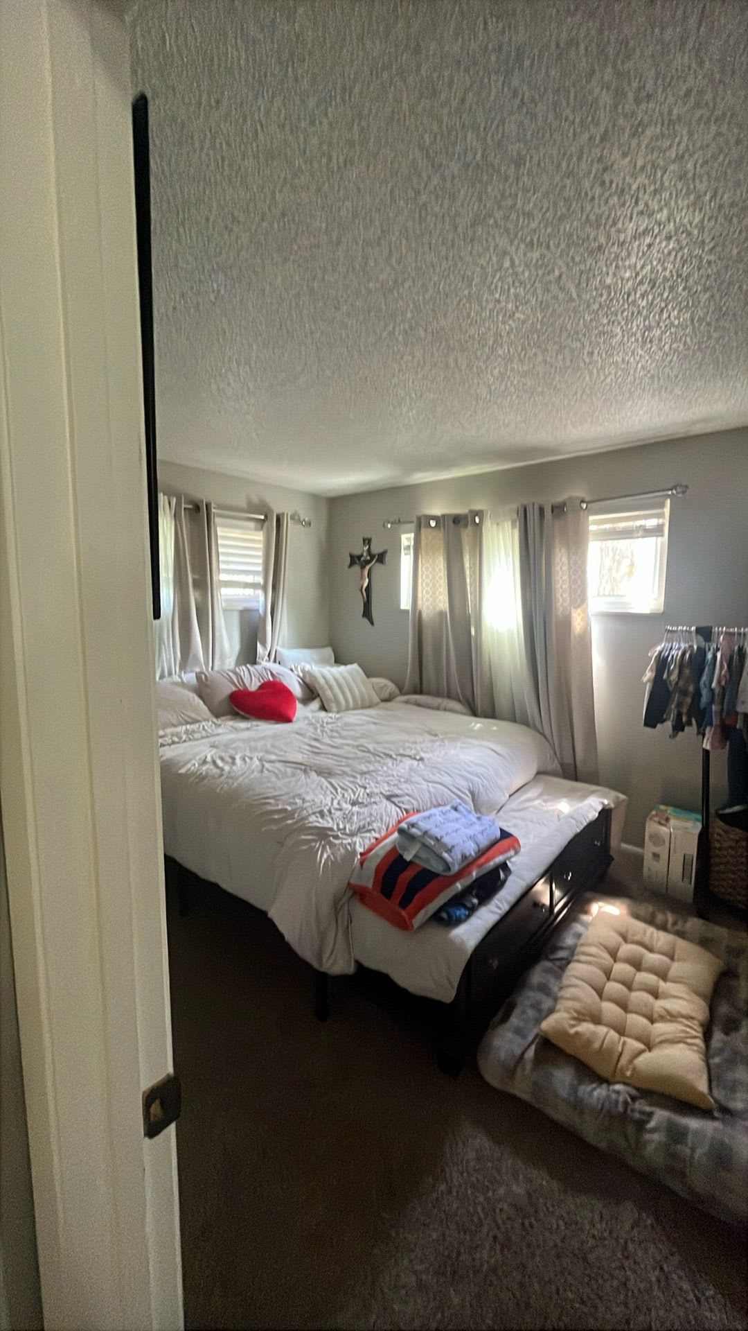 2 Bed/1 Bath Duplex in Lakewood near Crown Hill Lake $500 Move in Special – photo 3