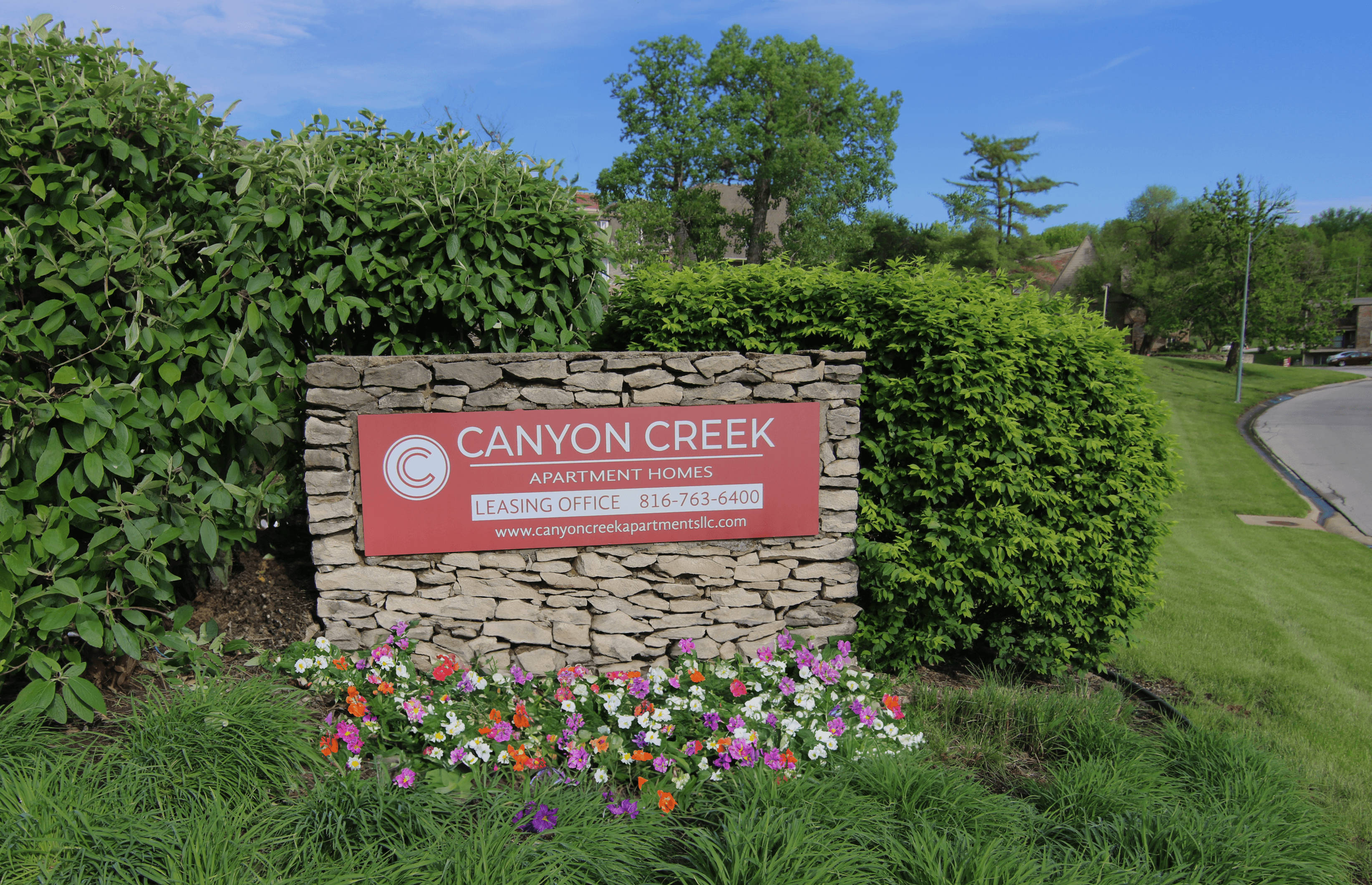 Canyon Creek Apartments – photo 2