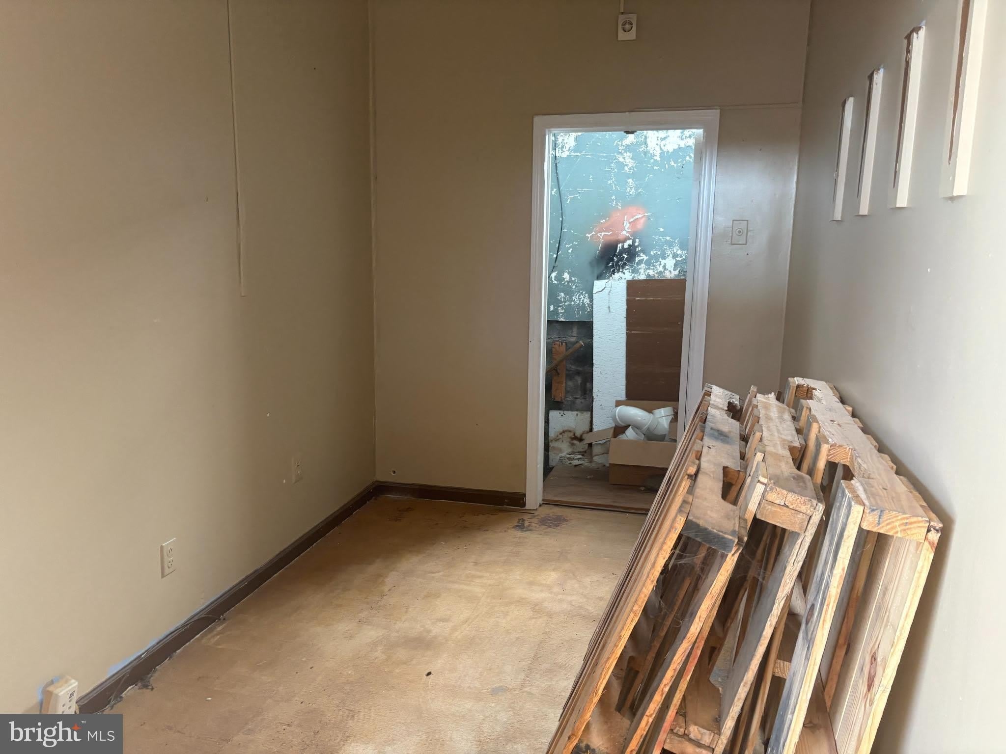 303 S BROAD Street – photo 4