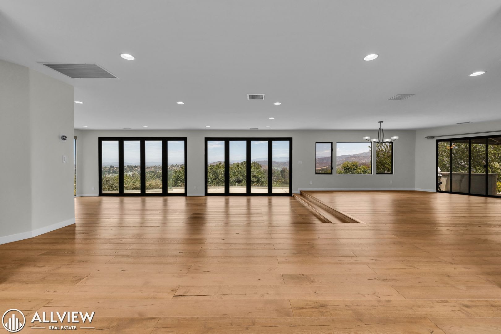 Stunning 4 Bed Poway Home with Views, Pool & Outdoor Oasis – photo 4