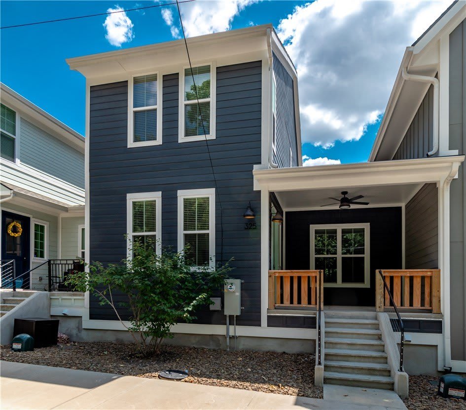 325 W Rock Street – photo 2