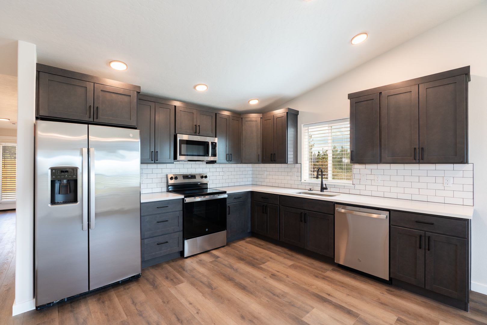 Newer 2 Bedroom 2 Bathroom Duplex in SW Redmond – photo 5