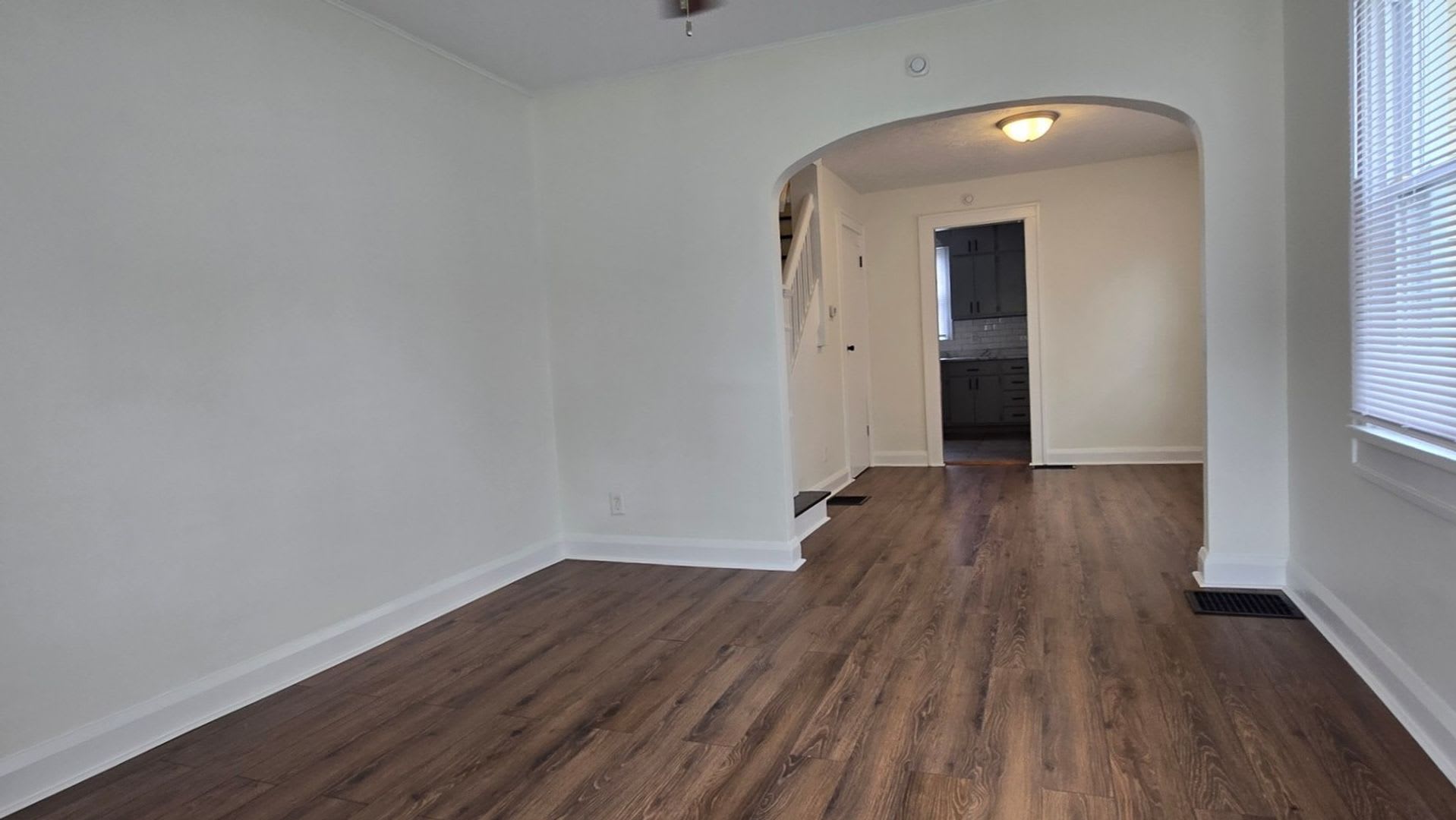 Updated 2 bedroom Townhouse – photo 4