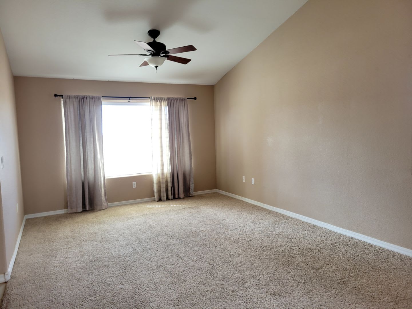 FOUR BEDROOMS IN COLLEGE PARK – photo 2