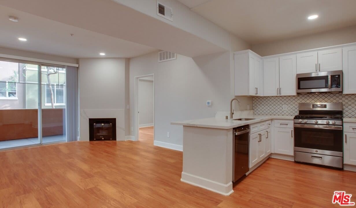 5553 W 6Th St – photo 2