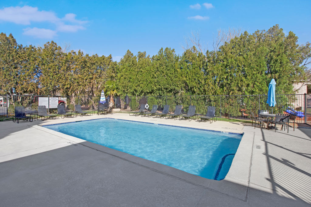 Encino Park Apartments – photo 4