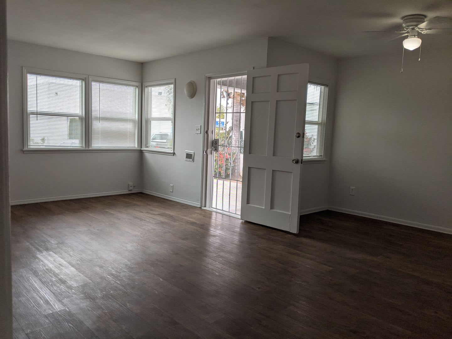 Beautiful 3 bd/ 2 ba in Orange – photo 5
