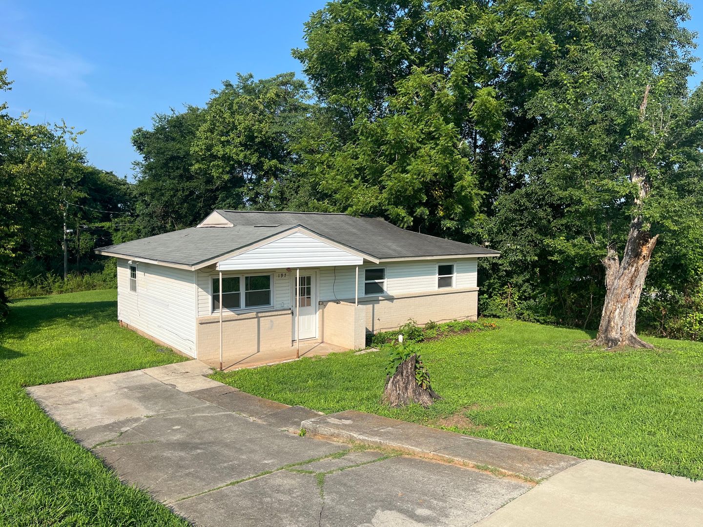 Three Bedroom Home Within Walking Distance to Alabama A&M – photo 2