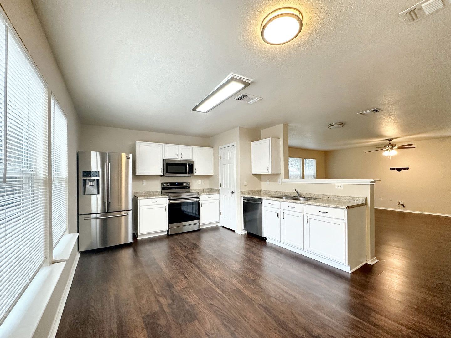 Spacious San Antonio Home with Comfortable Living Areas & Great Location – photo 4