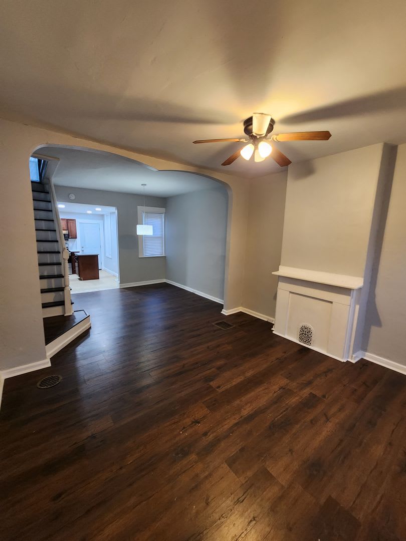 Beautifully Renovated PHA Voucher Accepted Property – photo 1