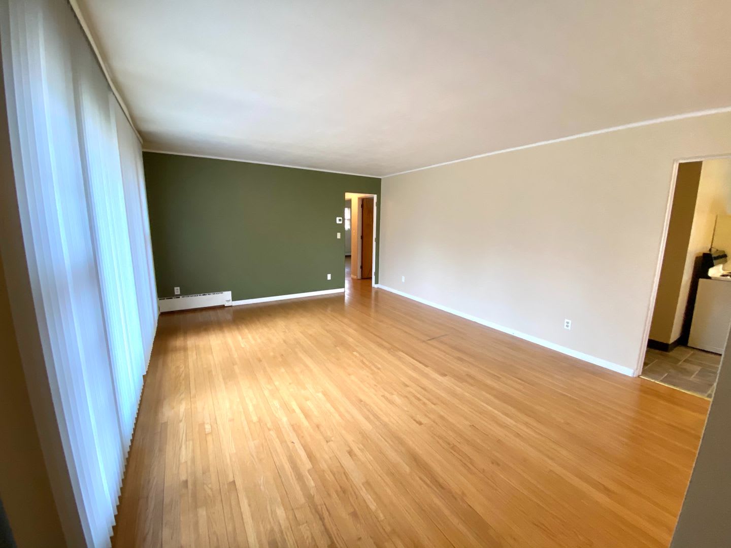 4 Bed 2 Bath House! – photo 4