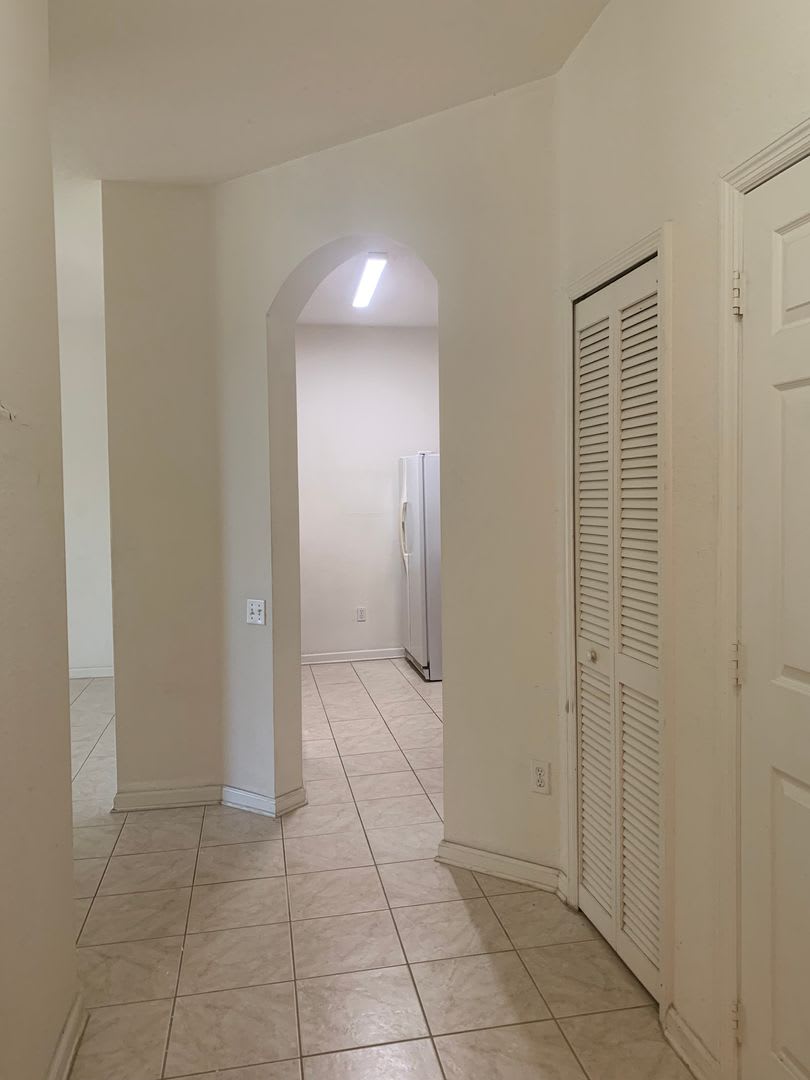 Lovely 3 Bedroom 2 Bath Condo – photo 2