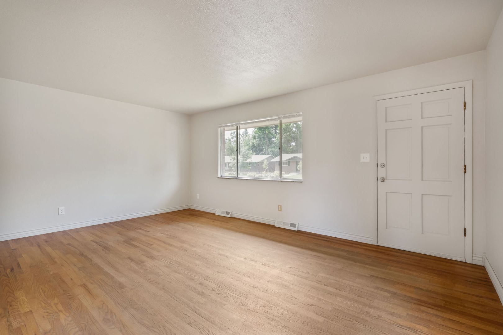 Spacious 5 bedroom home- Central Fort Collins – photo 3