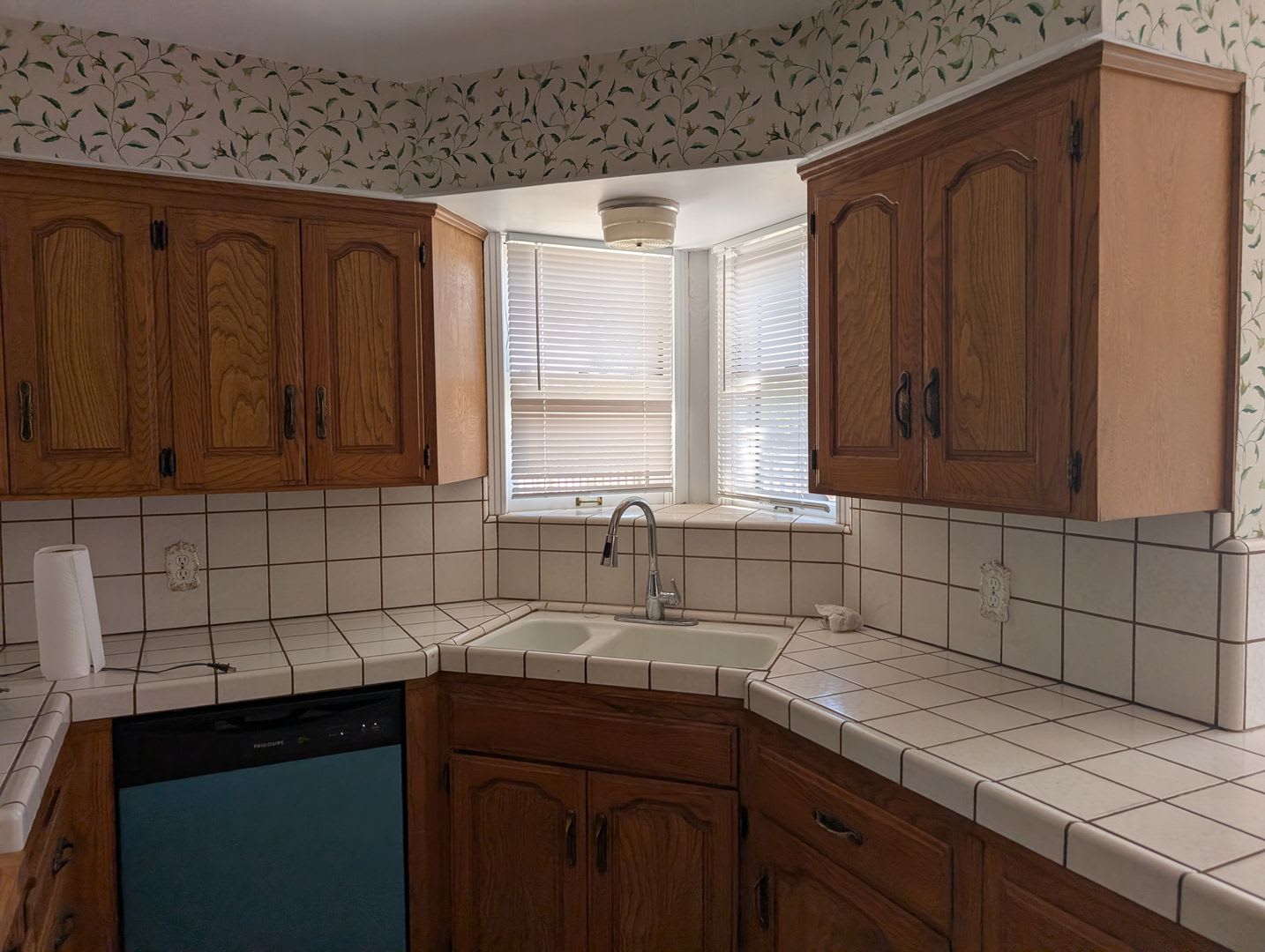 Rural ranch style home with a nice floor plan offering nice amenities. – photo 2