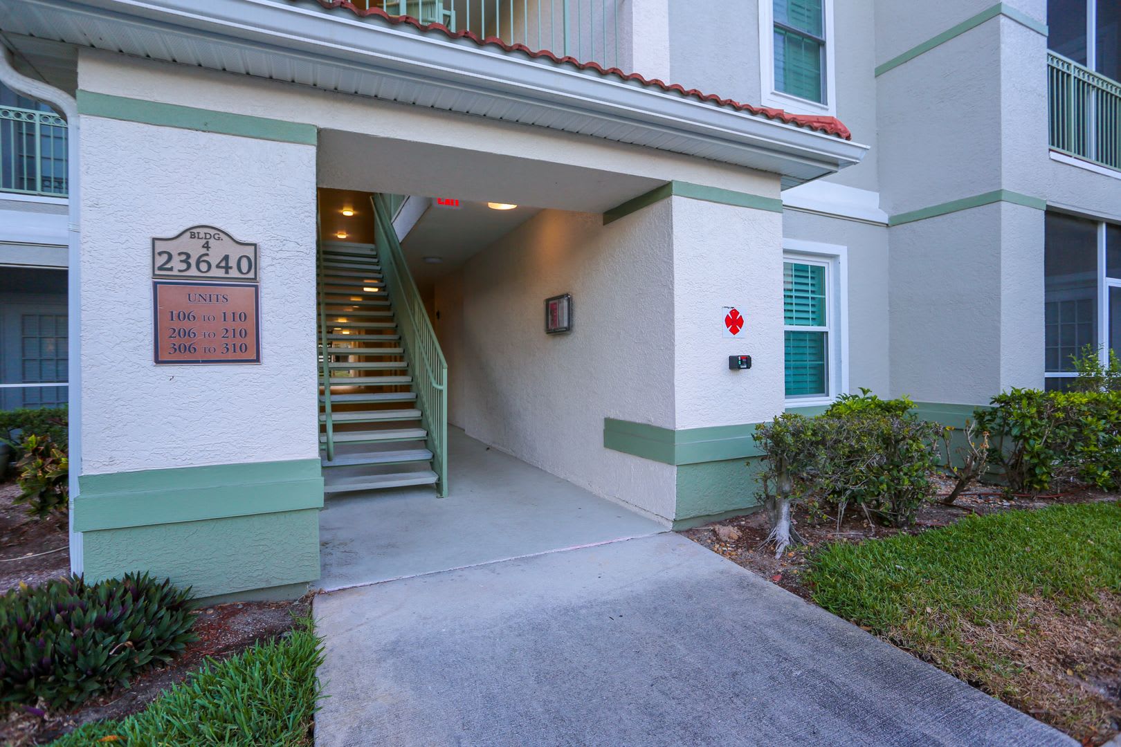 The Tides At Pelican Landing Great Location Walk To Coconut Point 2 2 Condo Unfurnished Annual – photo 3