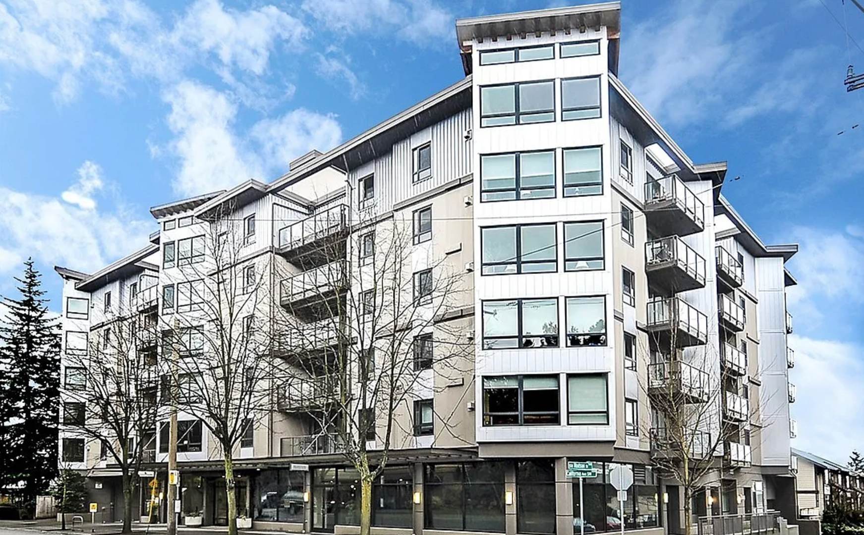 Ideally Located 2 Bed 2 Bath Condo A Highly Desirable Seattle Community – photo 1