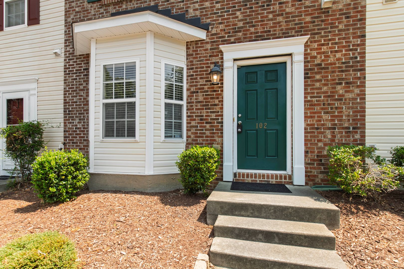 Charming 3BR Townhome in Fantastic Apex Location! – photo 2