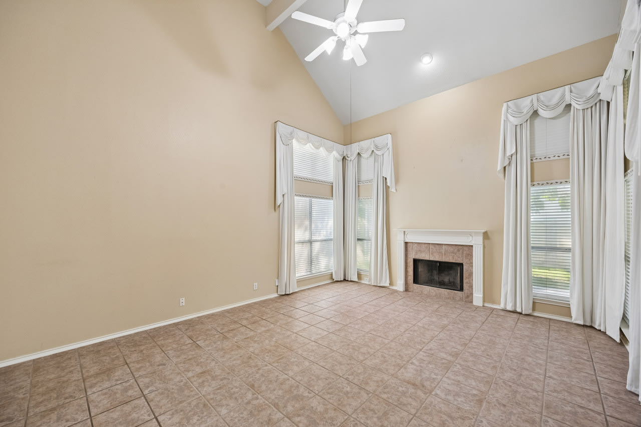 121 Ozuna Drive – photo 3