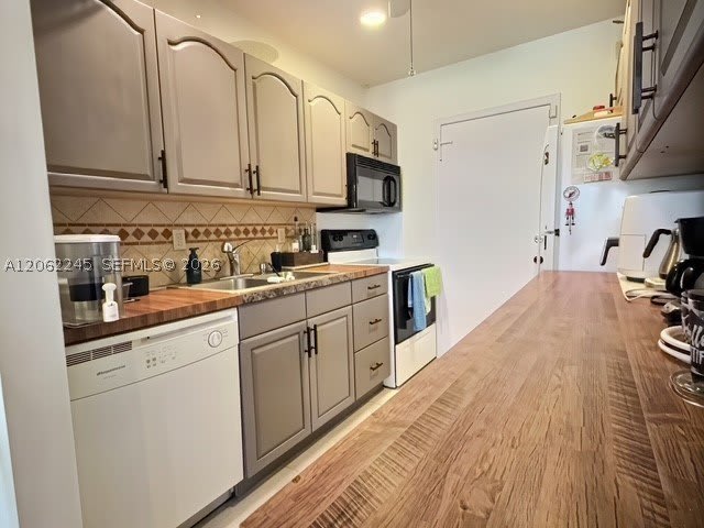 2270 NE 68th St – photo 4