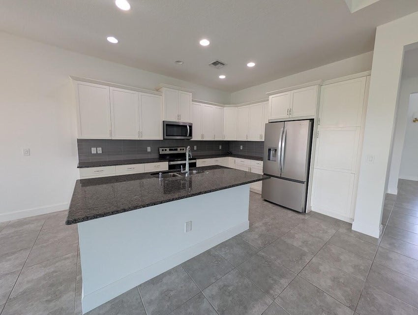4613 Citron Way – photo 2