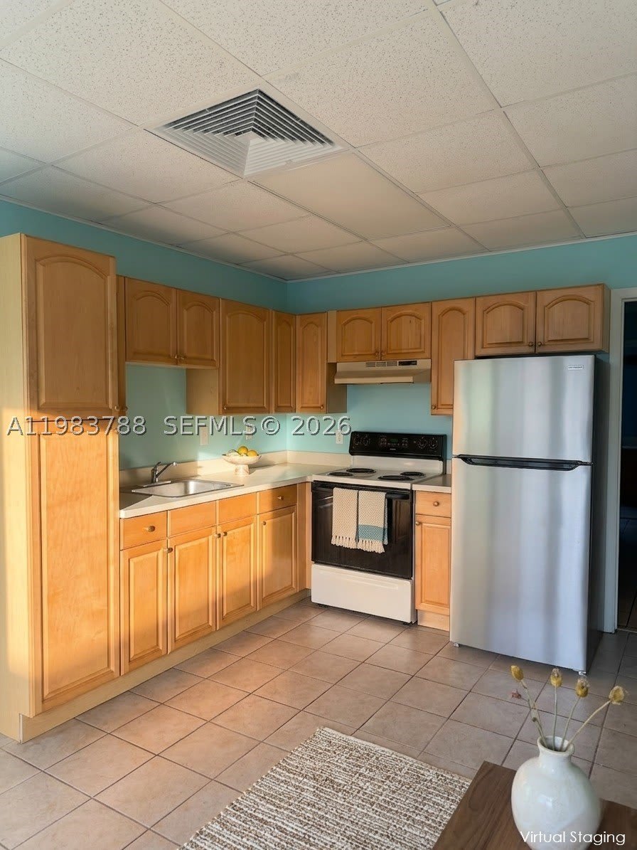 1010 Seaway Dr – photo 3