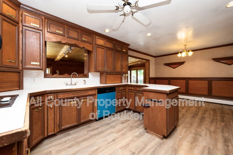 701 S MillerAve – photo 5