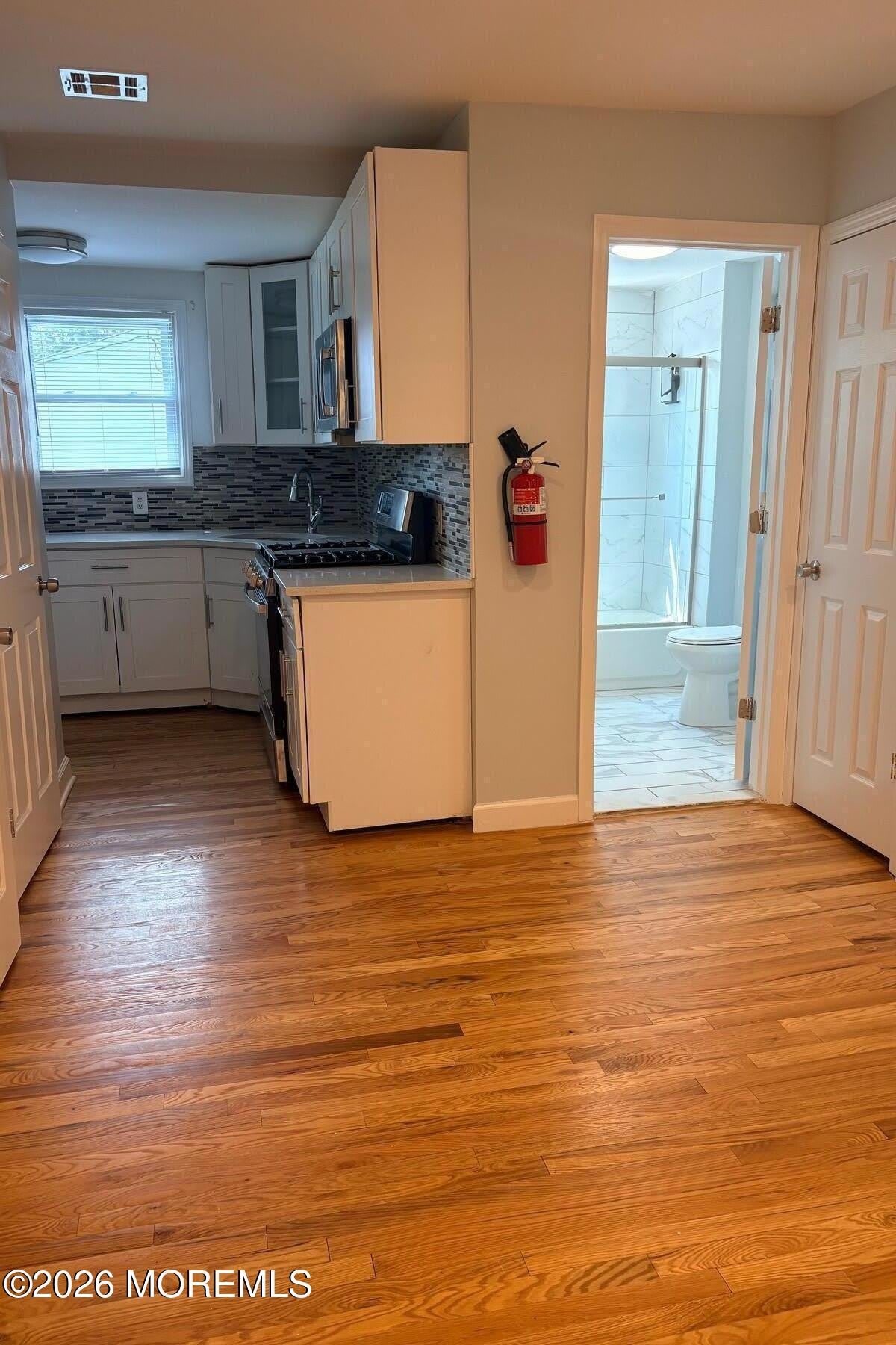 35-37 Hudson Avenue – photo 4